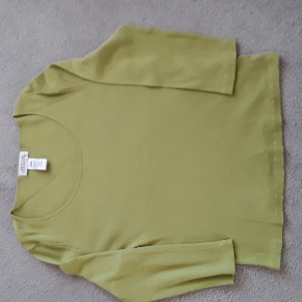 3/4 length ribbed large top with scooped neck